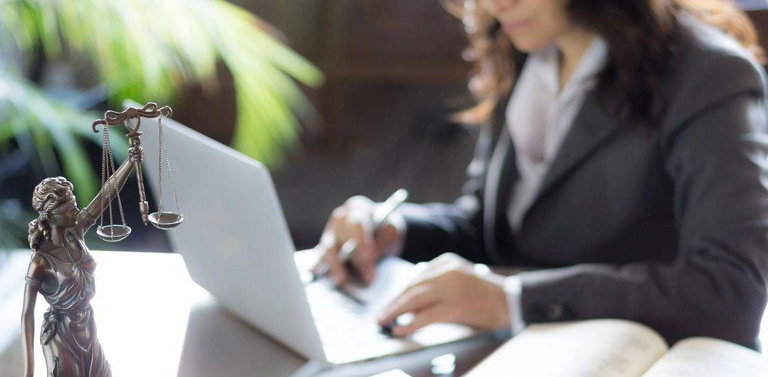 نازنین احمدی